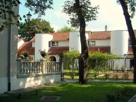 Guest house Sophie's Holiday Marton & *