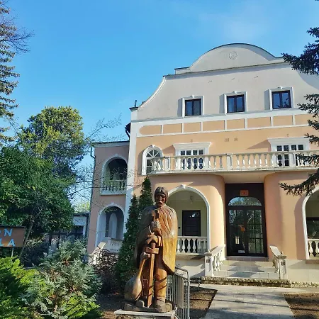 Sophie's Holiday Marton & Guest house *